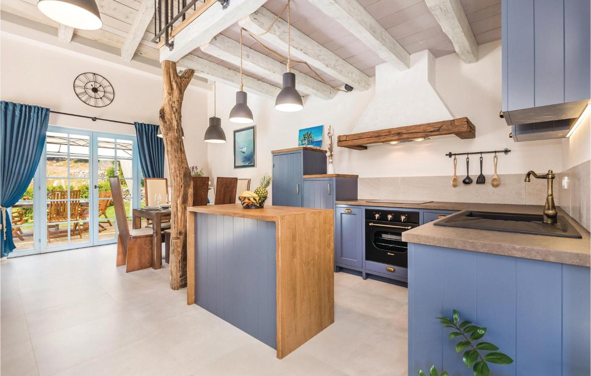Stunning Home In Jurdani With Wifi Mucici Esterno foto