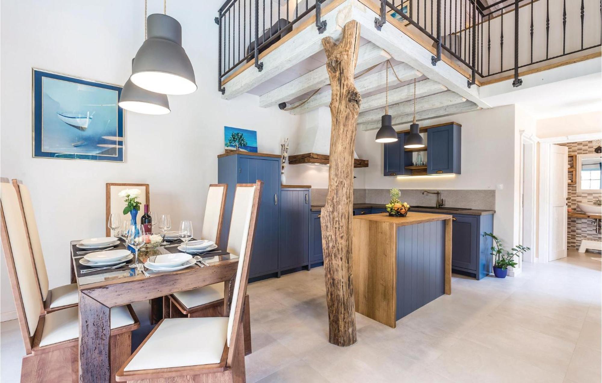 Stunning Home In Jurdani With Wifi Mucici Esterno foto
