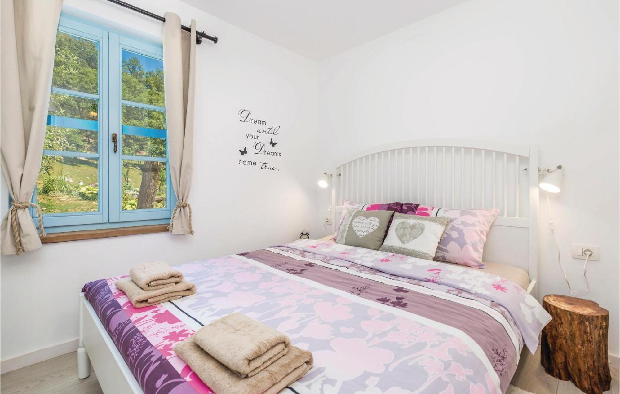 Stunning Home In Jurdani With Wifi Mucici Esterno foto