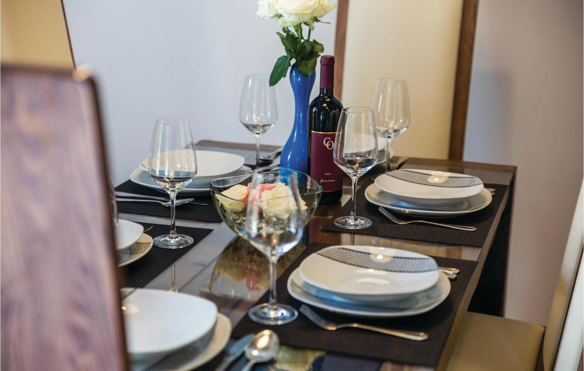 Stunning Home In Jurdani With Wifi Mucici Esterno foto