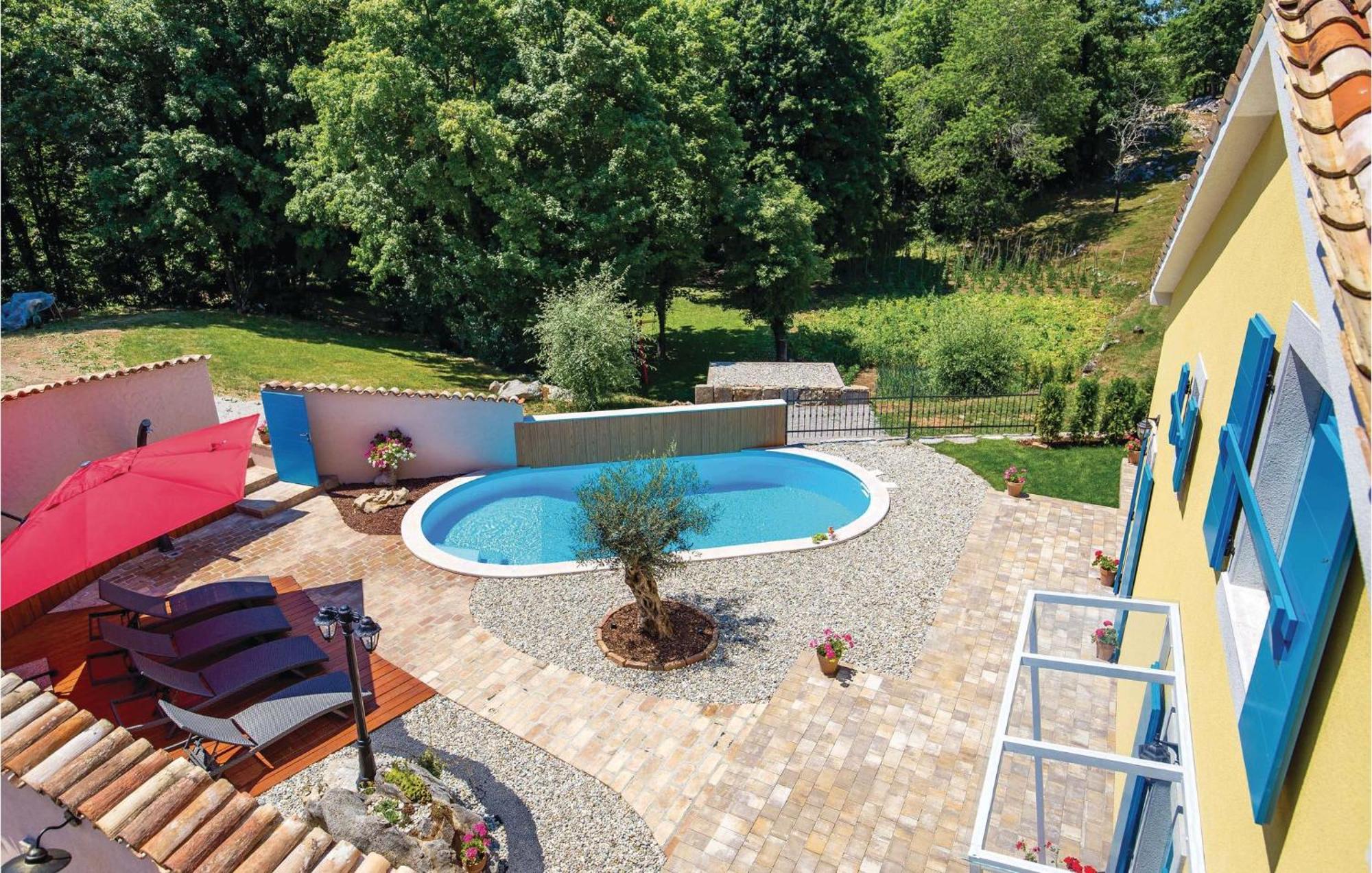 Stunning Home In Jurdani With Wifi Mucici Esterno foto