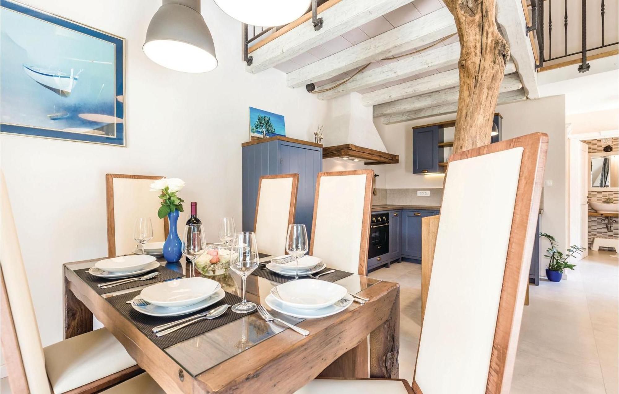 Stunning Home In Jurdani With Wifi Mucici Esterno foto